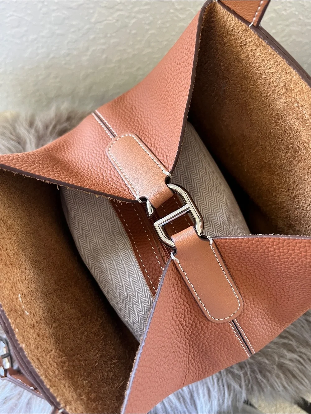 In The Loop Brown Bucket Bag - Picture 9 of 10
